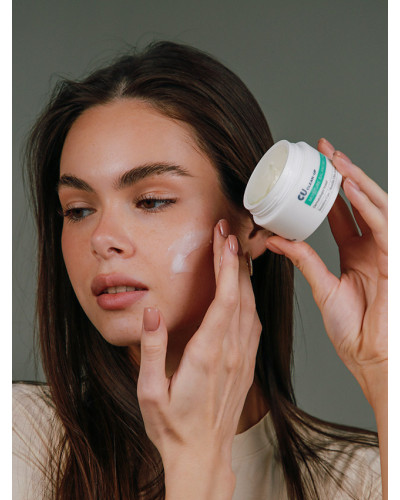 Ультра-зволожуючий крем CU SKIN Clean-Up Moisture Balancing Cream на багатошаровій емульсїї