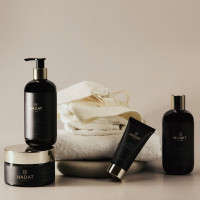 HADAT Cosmetics Calm Shower Gel Успокаивающий гель для душа нежное очищение и увлажнение кожи 300 мл