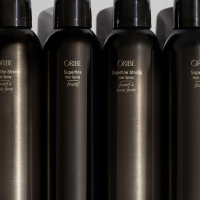 Oribe Superfine Strong Hair Spray, Спрей для сверхсильной фиксации "Лак-невесомость", 300 мл