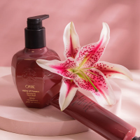Oribe Valley of Flowers Revitalizing Hand Wash — Відновлювальне рідке мило для рук 300 мл
