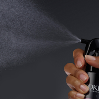 Redken Acidic Color Gloss Heat Protection Treatment, термозахисний спрей для захисту кольору та сяяння фарбованого волосся, 200 мл