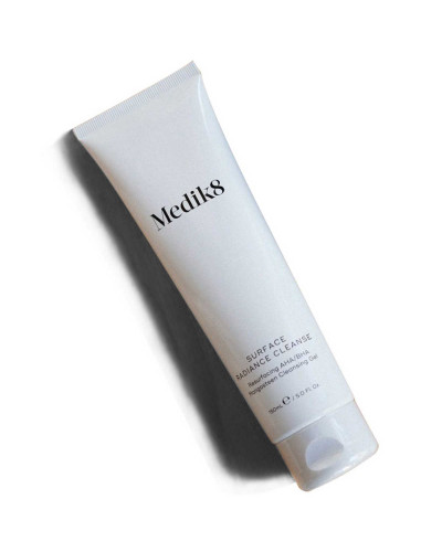 Очищающий гель с AHA‑кислотами и экстрактом мангостина Medik8 Surface Radiance Cleanse 150 мл