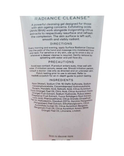 Очищающий гель с AHA‑кислотами и экстрактом мангостина Medik8 Surface Radiance Cleanse 150 мл