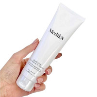 Medik8 Surface Radiance Cleanse - очищувальний гель з АНА-кислотами та екстрактом мангостана 150 мл