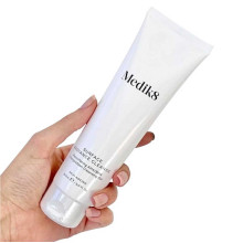Medik8 Surface Radiance Cleanse – очищающий гель с АНА-кислотами и экстрактом мангостана 150 мл