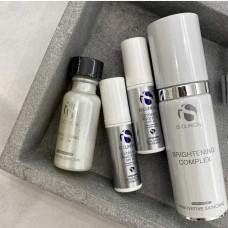 IS CLINICAL Luminous Glow Collection Комплексний догляд для шкіри з пігментацією