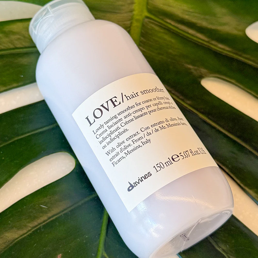 DAVINES LOVE HAIR SMOOTHER - КРЕМ ДЛЯ РОЗГЛАДЖЕННЯ ХВИЛЯСТОГО ВОЛОССЯ З ЕФЕКТОМ «АНТИФРИЗ», ЩО НЕ ПОТРЕБУЄ ЗМИВАННЯ, 150 МЛ