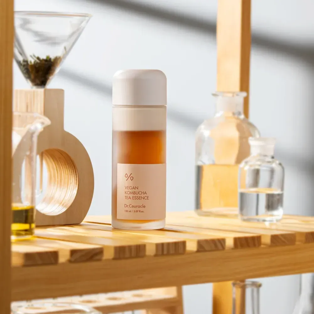 Dr.Ceuracle Vegan Kombucha Tea Essence  Веганська багатофункціональна кремова есенція з екстрактом комбучі та чорного чаю 150 мл