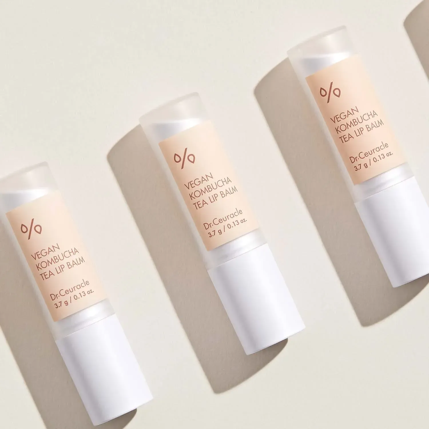 Dr.Ceuracle Vegan Kombucha Tea Lip Balm Зволожуючий бальзам для губ з екстрактом комбучи