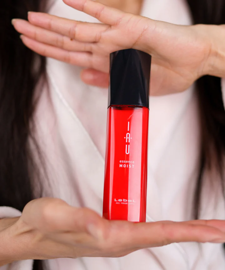 Lebel IAU ESSENCE MOIST Відновлювальна та зволожувальна есенція для жорсткого, сухого та хвилястого волосся 100 мл